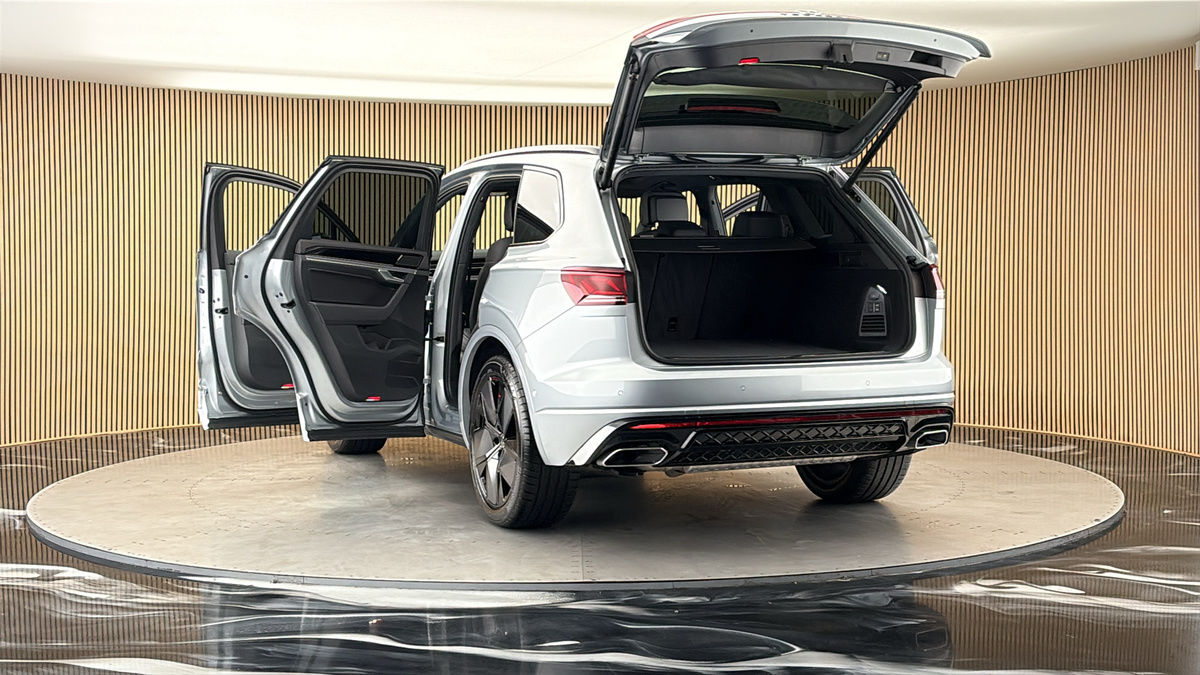 More views of Volkswagen Touareg