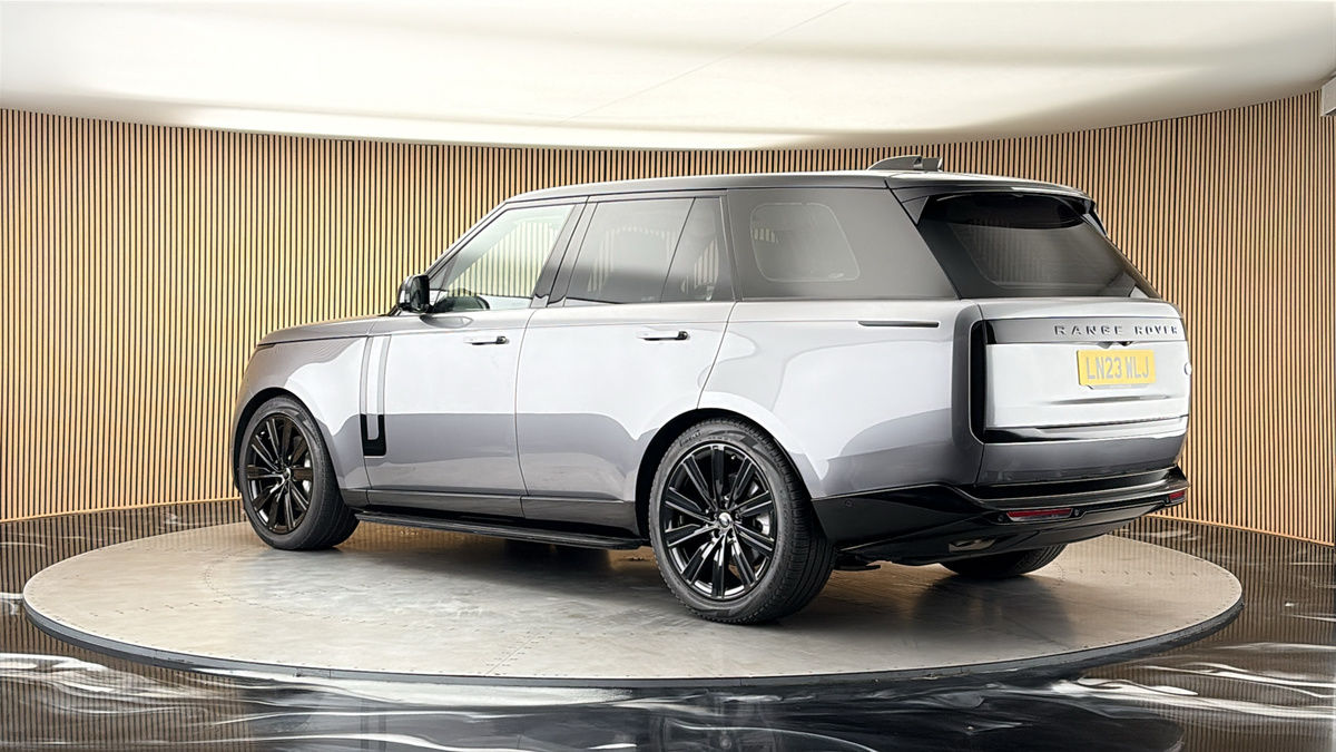 More views of Land Rover Range Rover