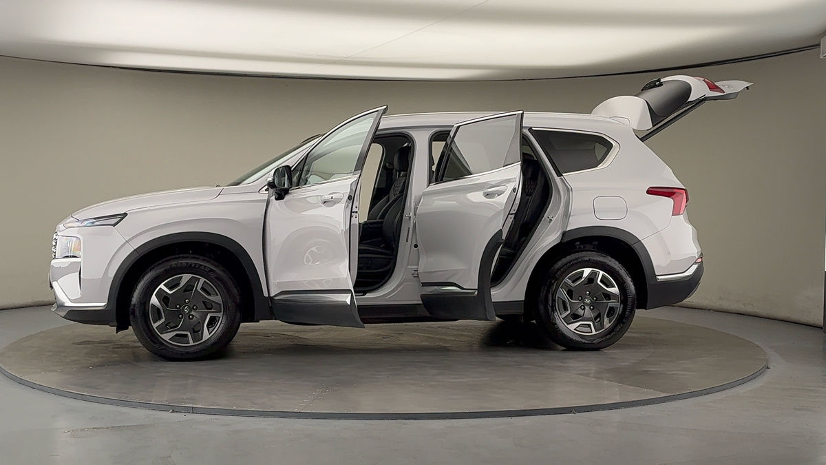 More views of Hyundai Santa Fe