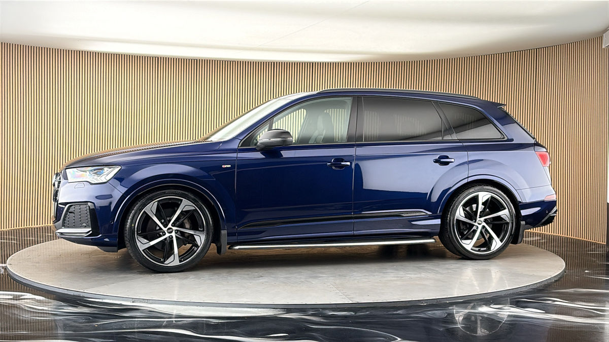 More views of Audi Q7
