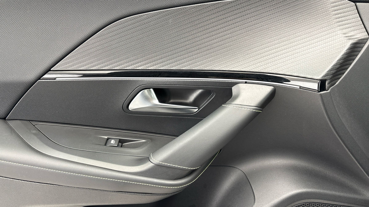 Peugeot E-2008 Image 19