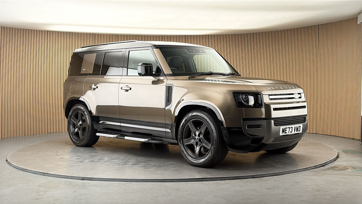 More views of Land Rover Defender 110
