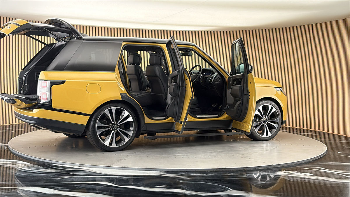 More views of Land Rover Range Rover