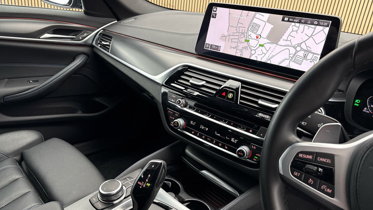 BMW 5 Series Image 18