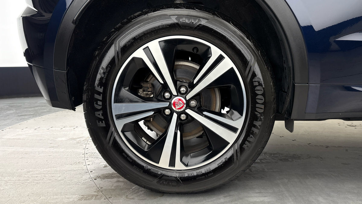 Jaguar E-PACE Image 10