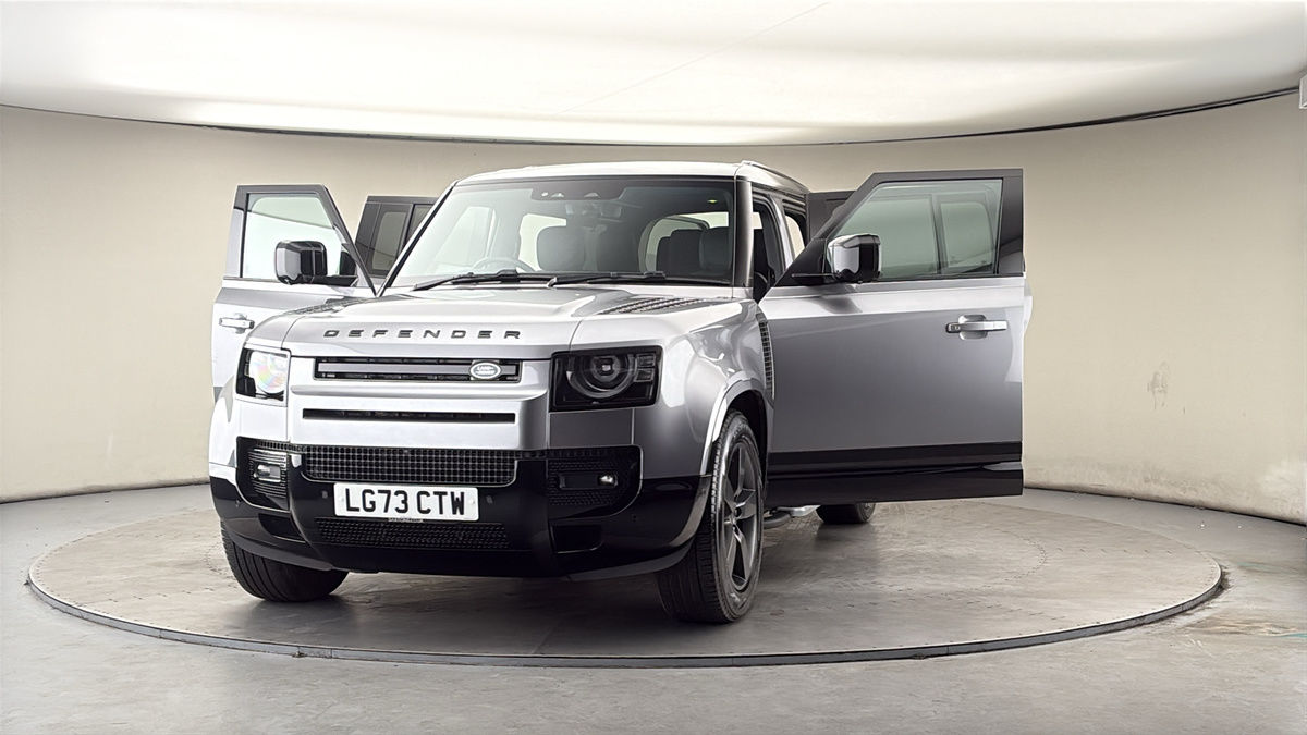 More views of Land Rover Defender 110