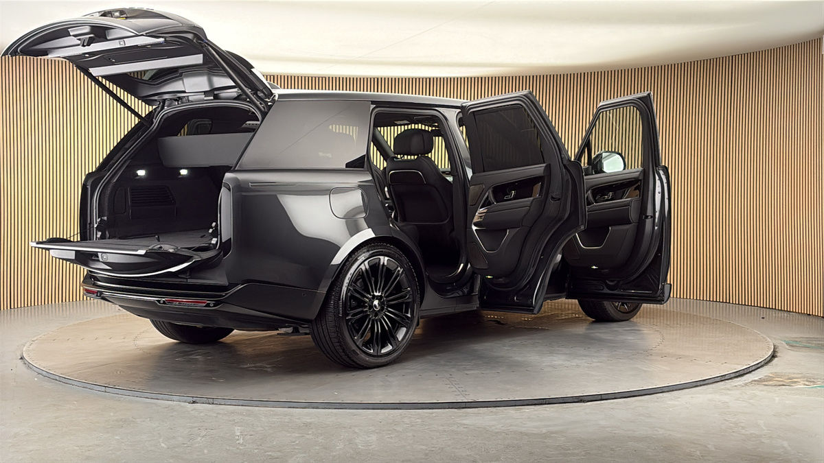 More views of Land Rover Range Rover