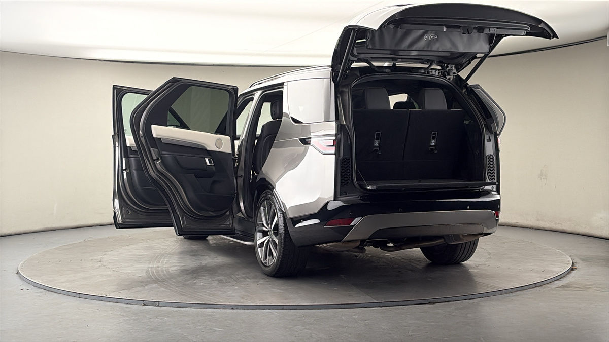 More views of Land Rover Discovery