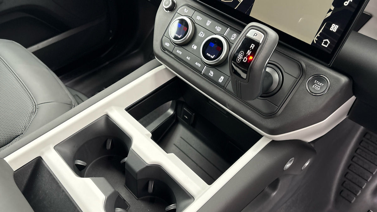 Land Rover Defender 110 Urban Image 18