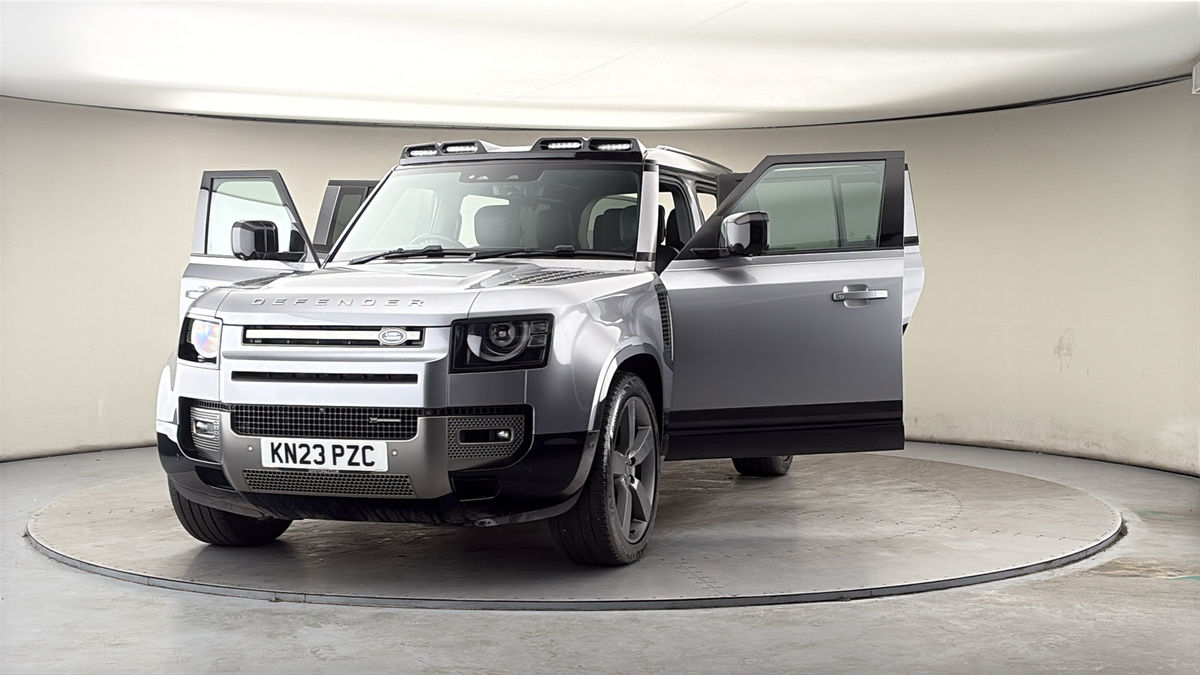 More views of Land Rover Defender 110