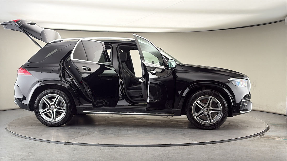 More views of Mercedes-Benz GLE