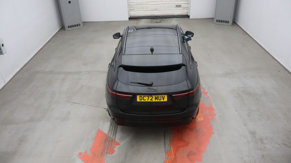 Jaguar F-PACE Image 8