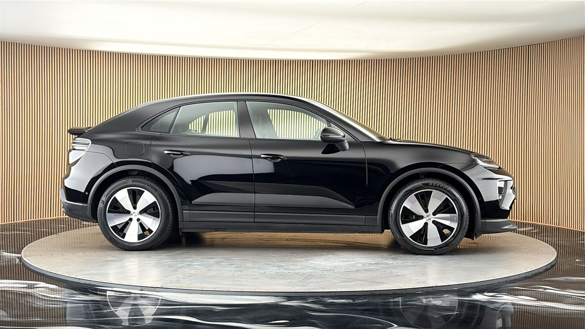 More views of Porsche Macan