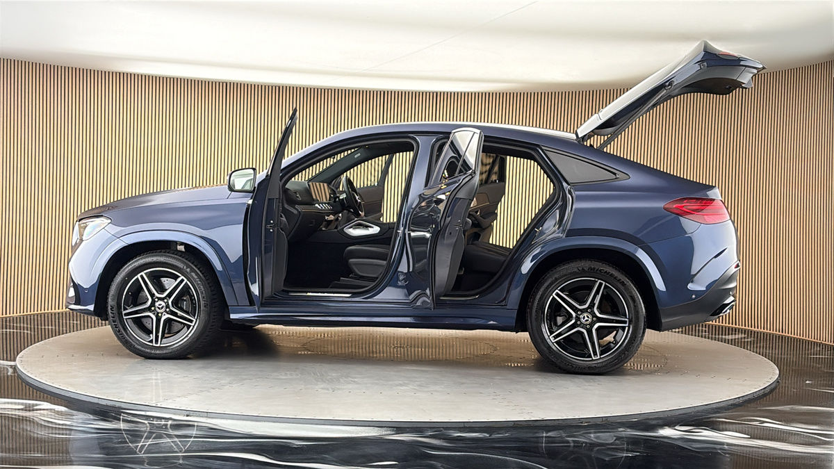 More views of Mercedes-Benz GLE