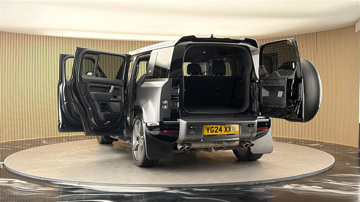 More views of Land Rover Defender 110