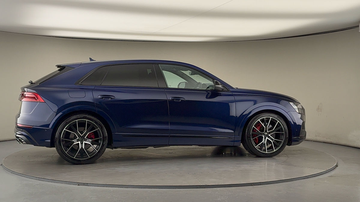 More views of Audi SQ8