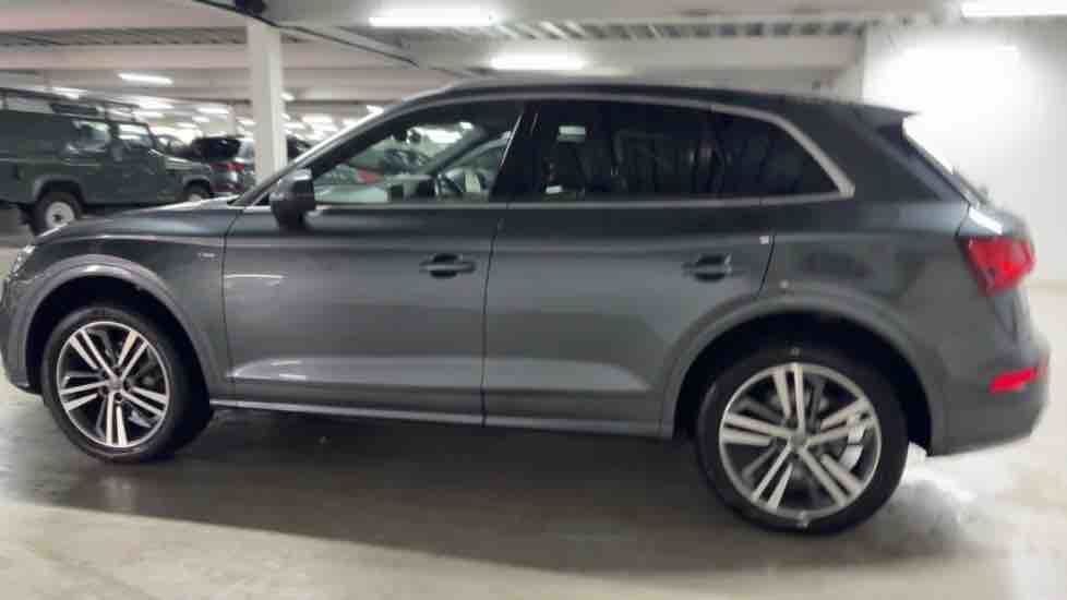 More views of Audi Q5