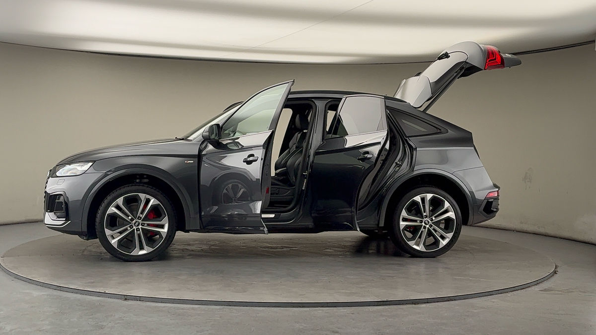 More views of Audi Q5