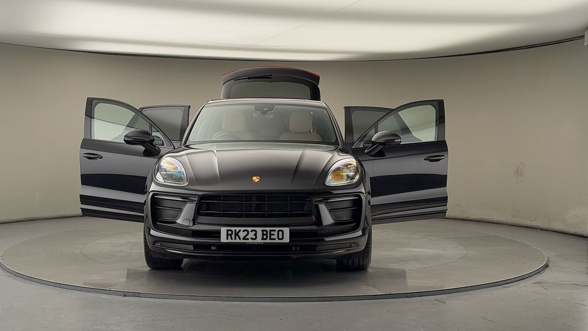 More views of Porsche Macan