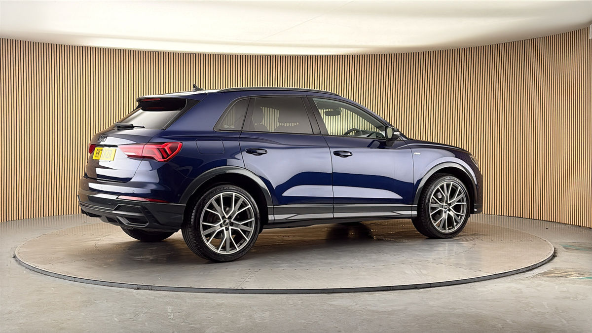 More views of Audi Q3
