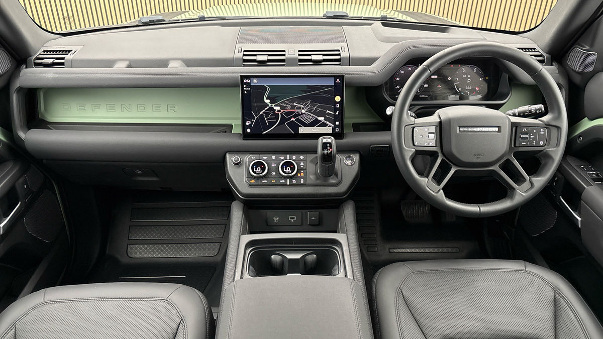 Land Rover Defender 90 Image 12