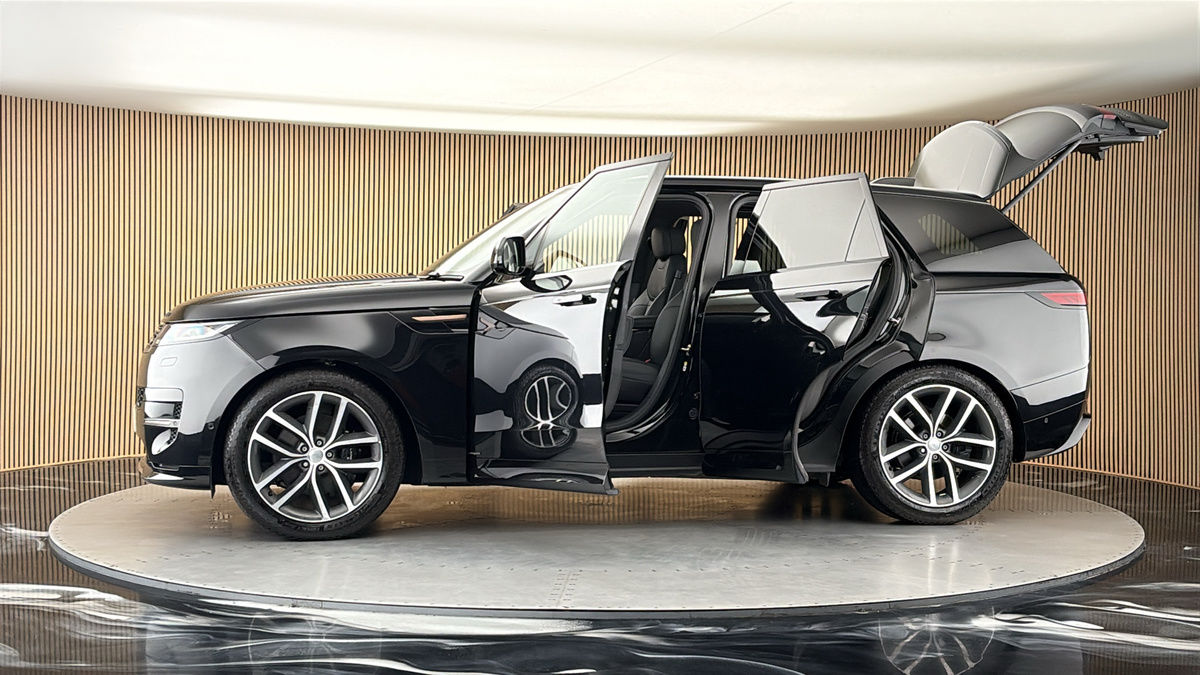 More views of Land Rover Range Rover Sport