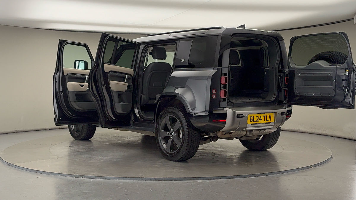 More views of Land Rover Defender 110