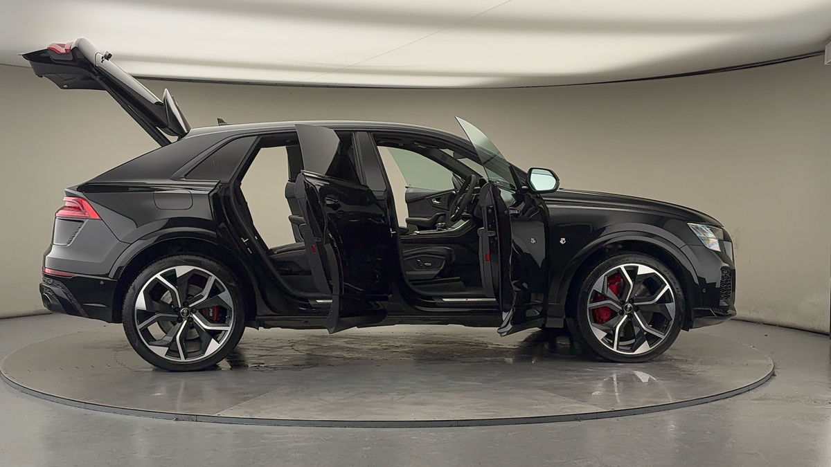 More views of Audi RSQ8