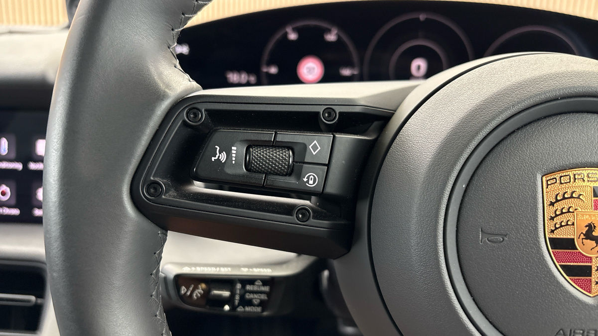 Porsche Taycan Image 13