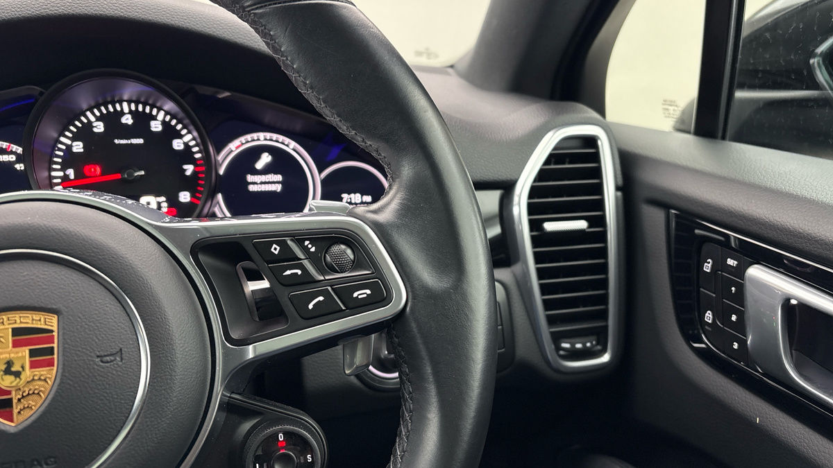 Porsche Cayenne Image 14