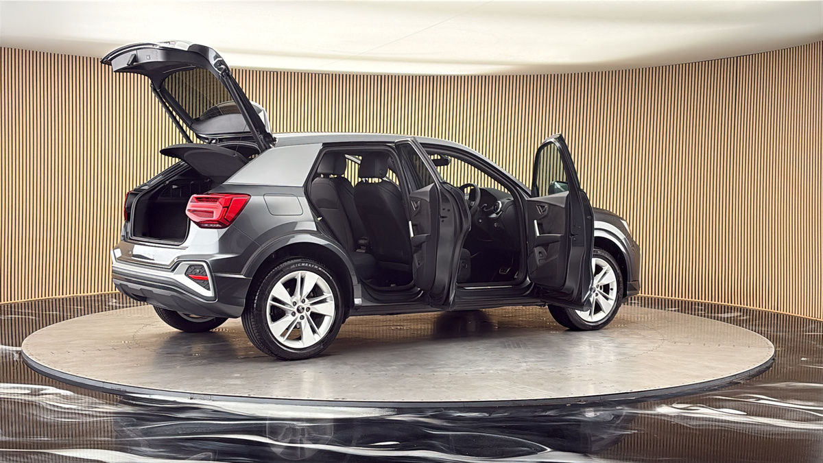 More views of Audi Q2