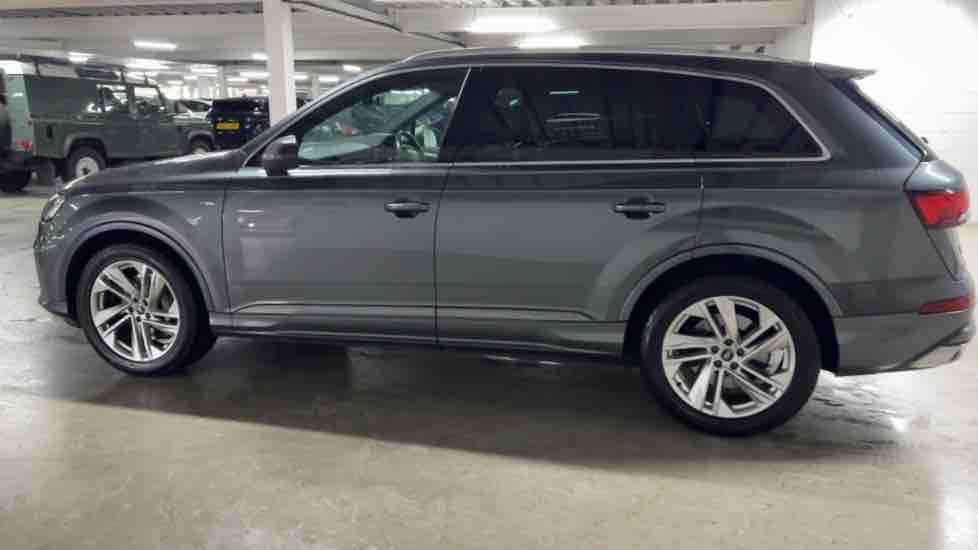 More views of Audi Q7