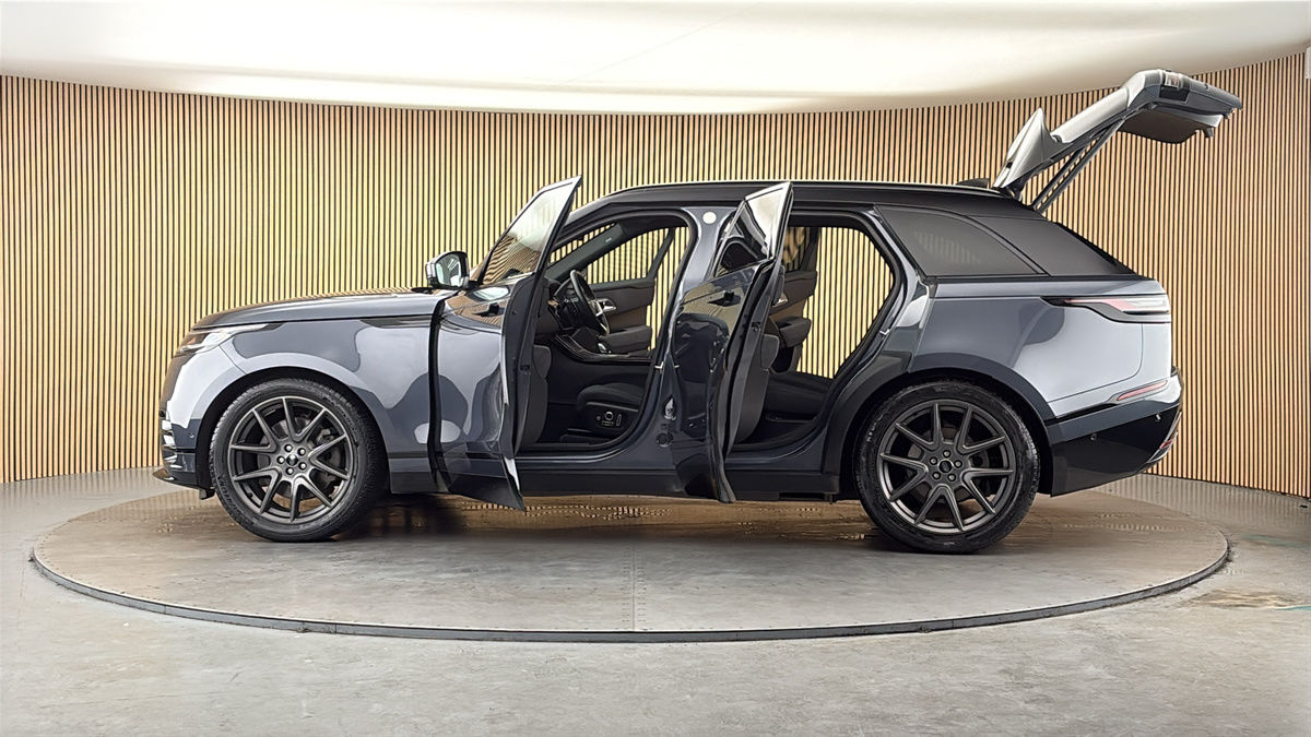More views of Land Rover Range Rover Velar