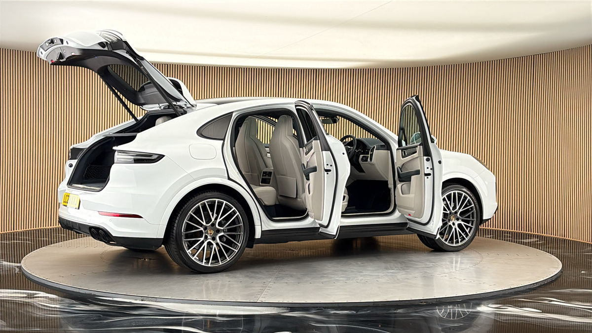 More views of Porsche Cayenne
