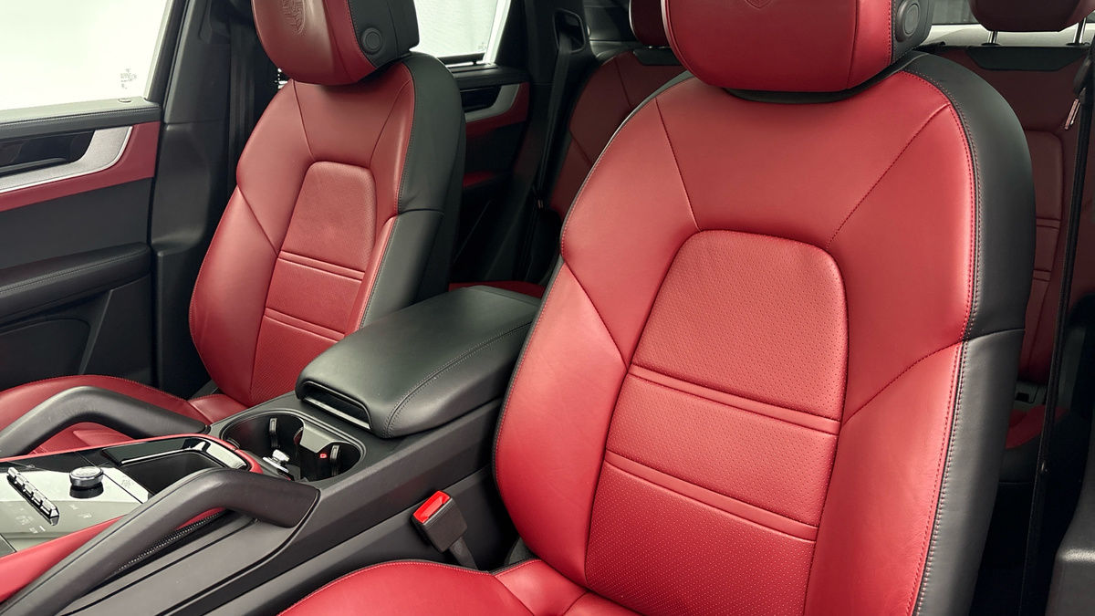 Porsche Cayenne Image 7