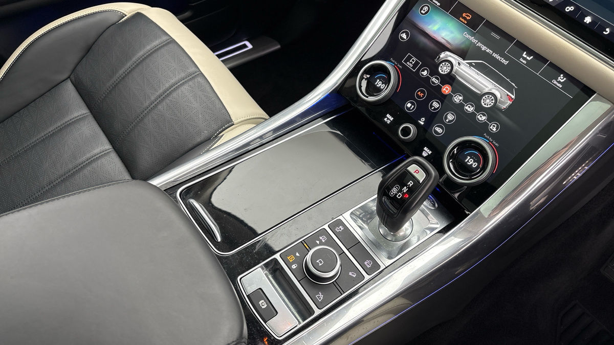 Land Rover Range Rover Sport Image 18