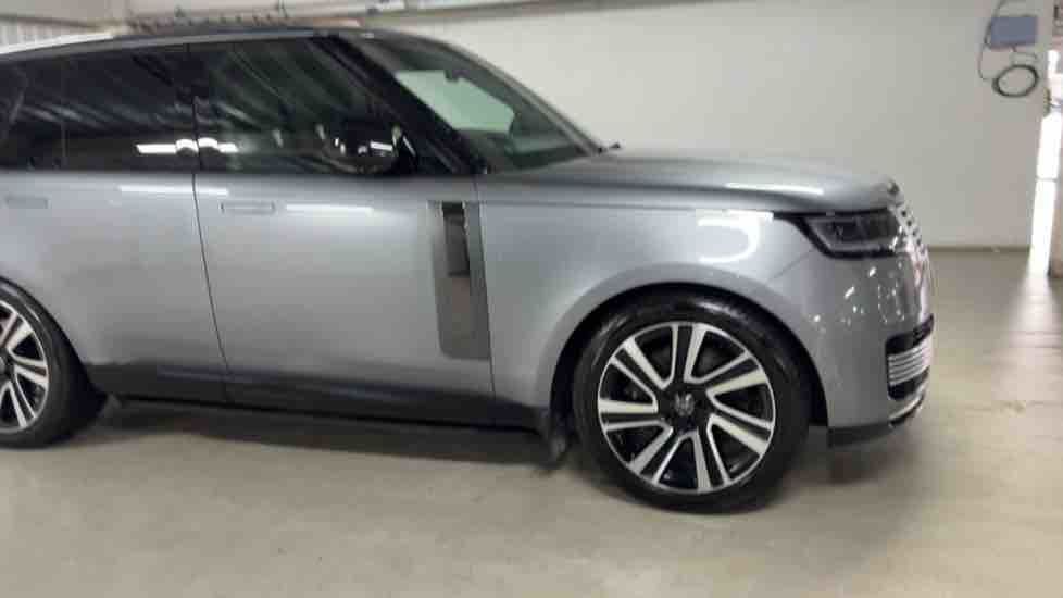 More views of Land Rover Range Rover