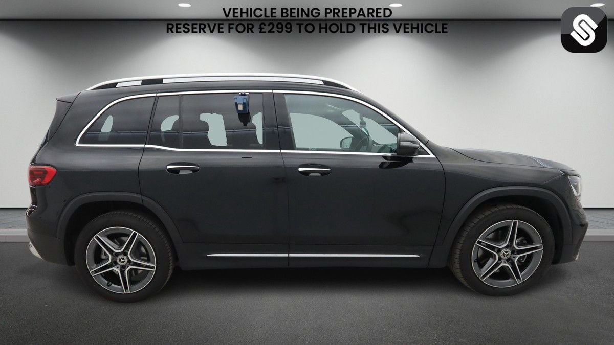 Mercedes-Benz GLB Image 5