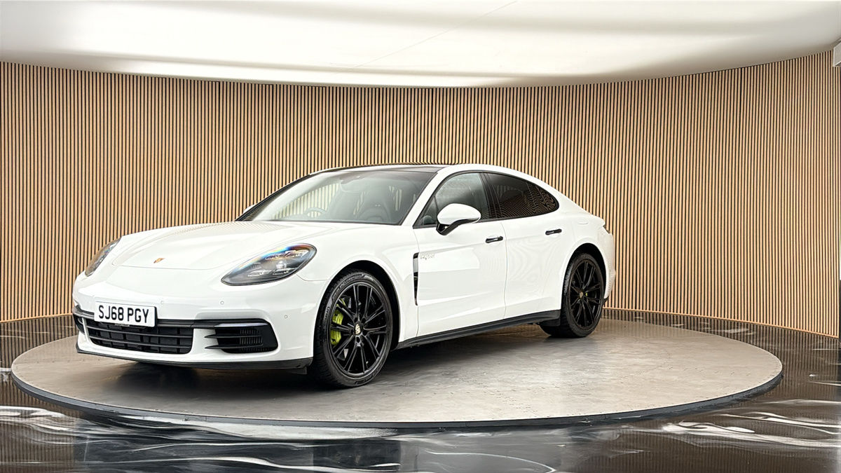 More views of Porsche Panamera