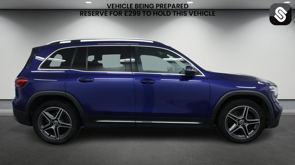 Mercedes-Benz GLB Image 5