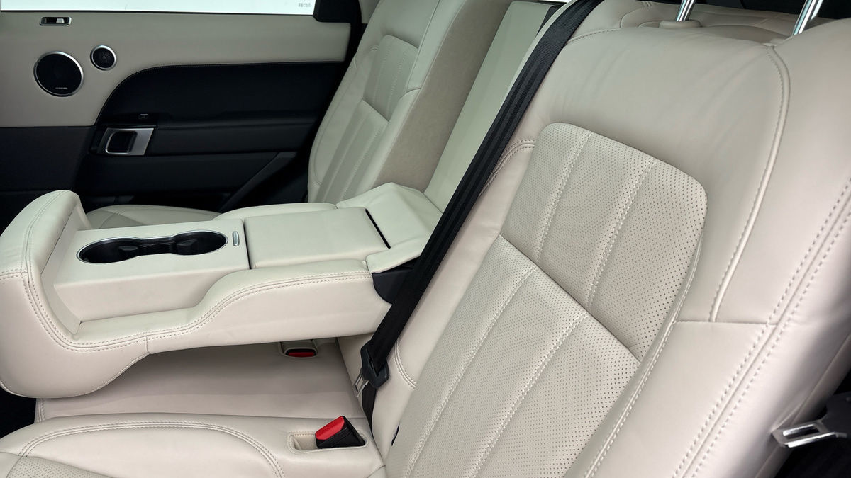 Land Rover Range Rover Sport Image 9