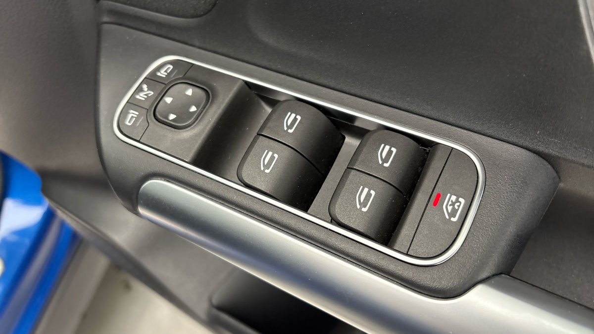 Mercedes-Benz GLA Image 25