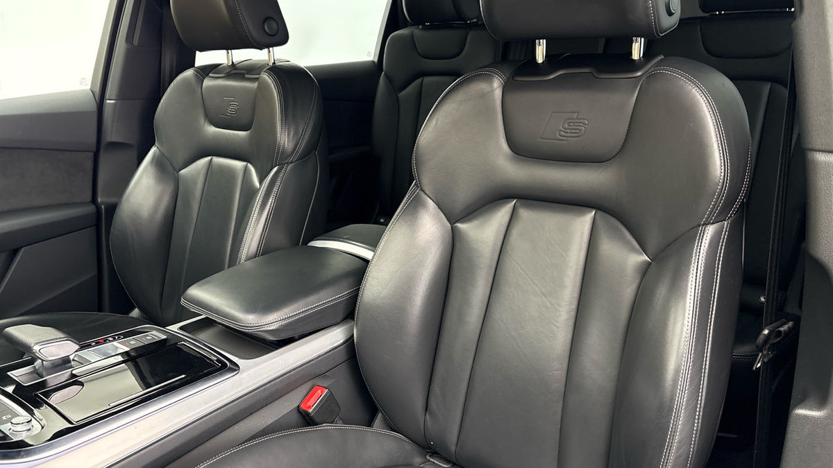 Audi Q7 Image 7