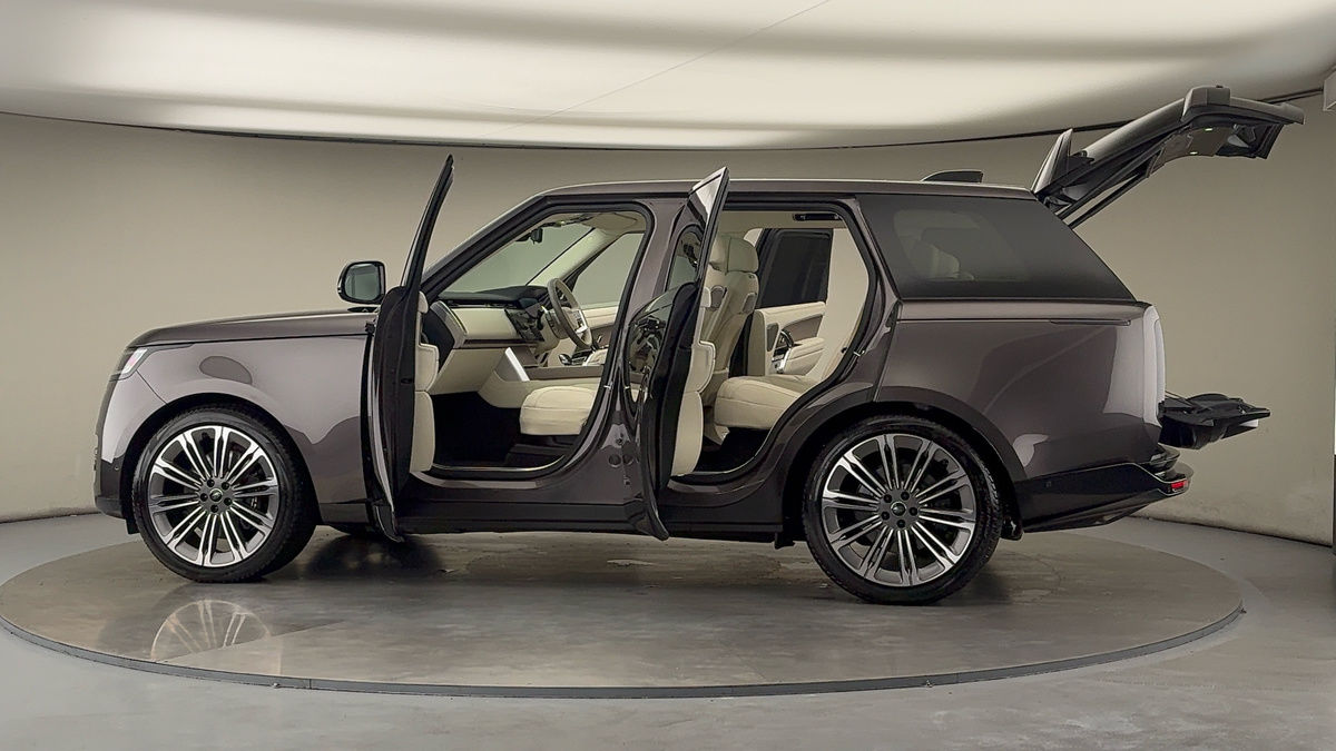 More views of Land Rover Range Rover