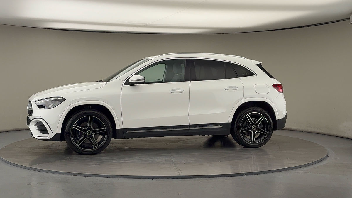 More views of Mercedes-Benz GLA