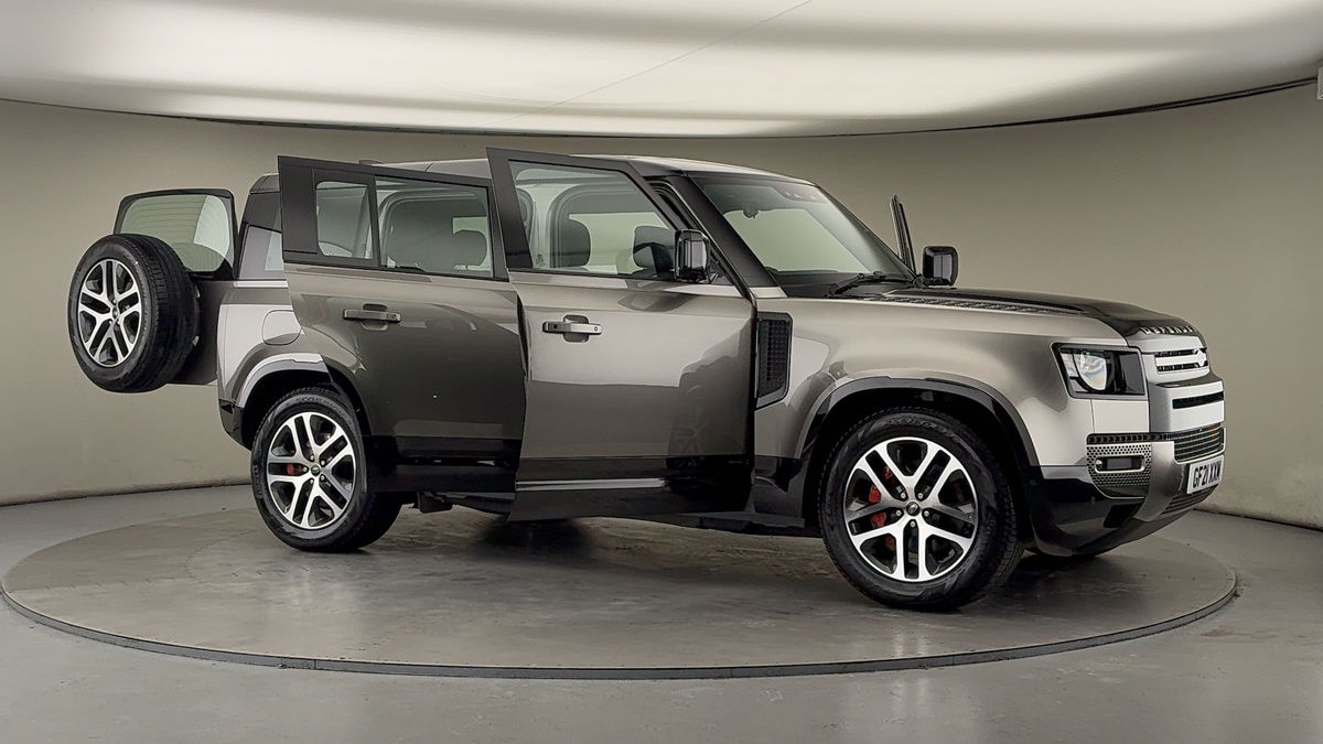 More views of Land Rover Defender 110