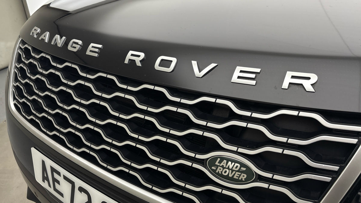 Land Rover Range Rover Velar Image 24