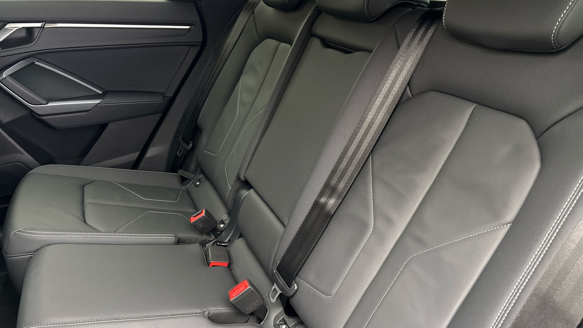 Audi Q3 Image 8