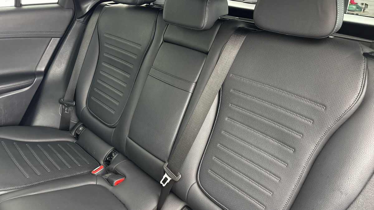 Mercedes-Benz GLC Image 8