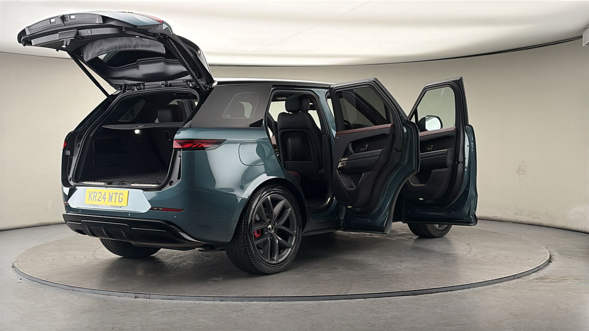 More views of Land Rover Range Rover Sport